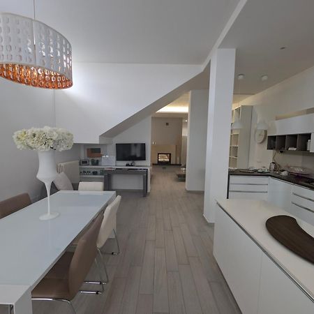 Golden Suite Apartments มาเตรา ภายนอก รูปภาพ